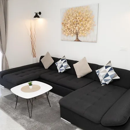 Ana Villa Vodice